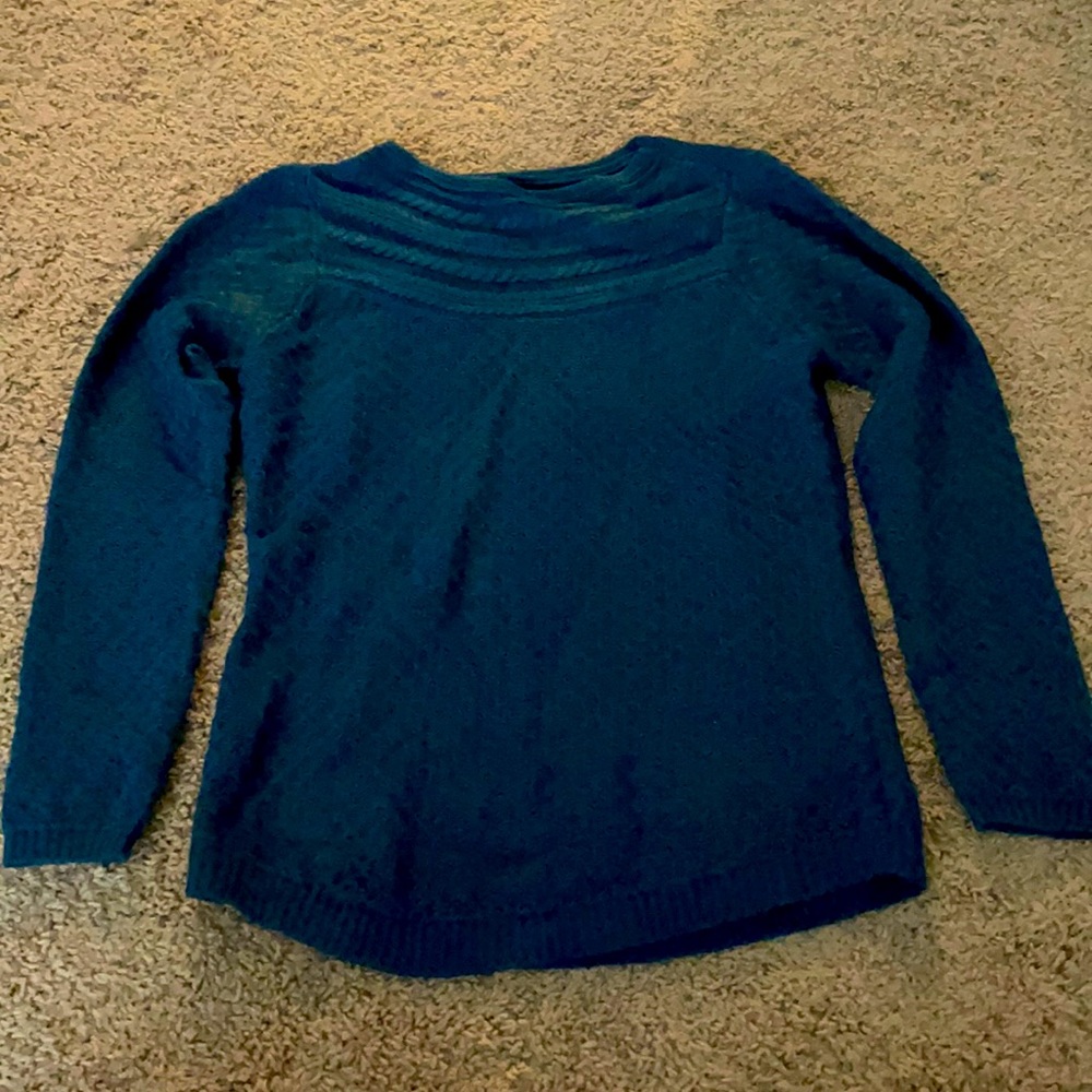 women’s long sleeve sweater